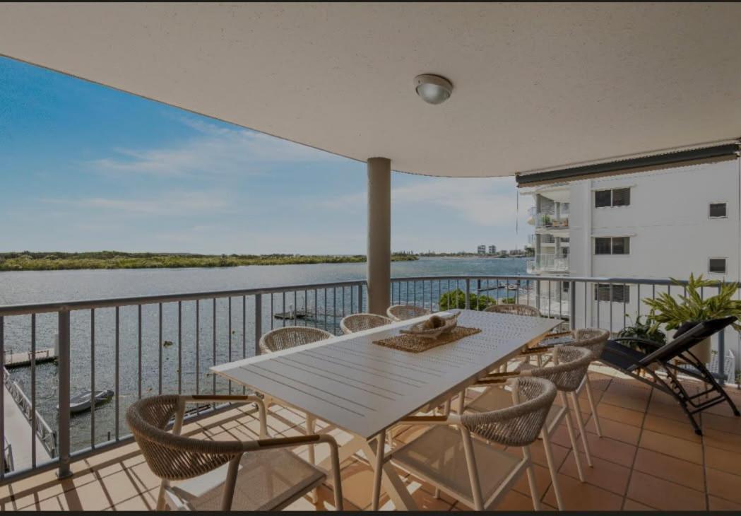 On The River Apartments Maroochydore Esterno foto
