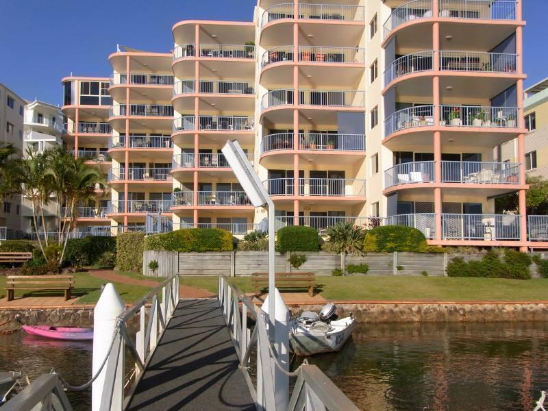 On The River Apartments Maroochydore Esterno foto