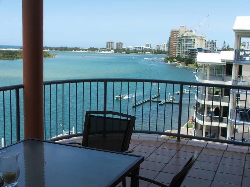 On The River Apartments Maroochydore Esterno foto